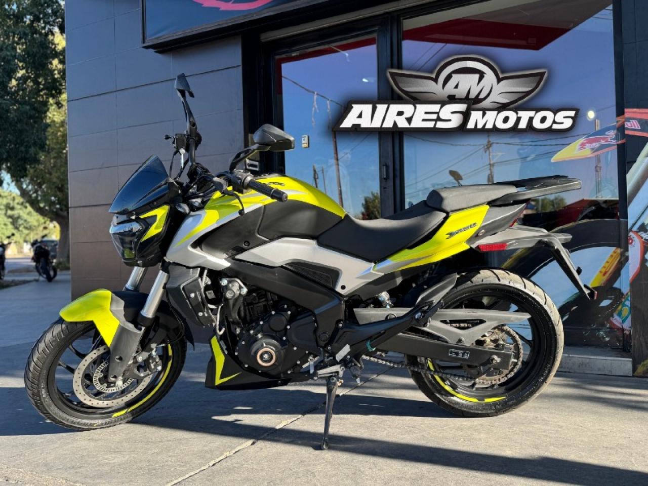 Bajaj DOMINAR 250