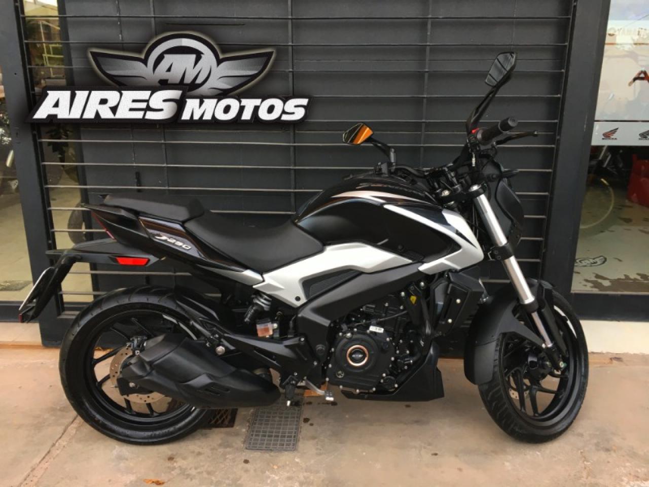 Bajaj DOMINAR 250